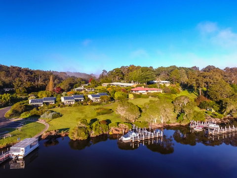 Gipsy Point Lakeside - E Caravan Parks 0