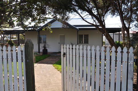 Girraween House - E Caravan Parks 0