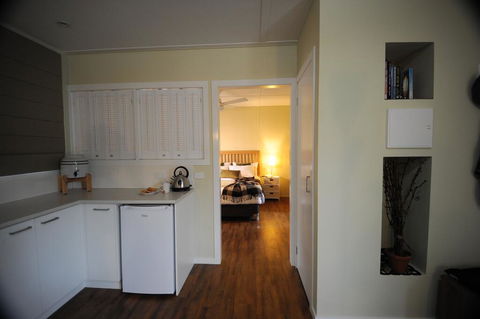 Gisborne Peak Winery Cottages - E Caravan Parks 1