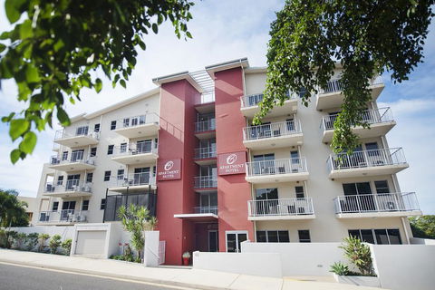 Gladstone City Central Apartment Hotel - E Caravan Parks 0