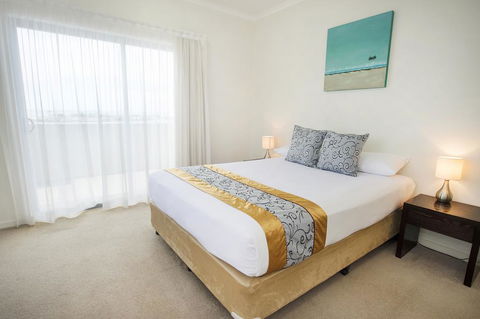 Gladstone City Central Apartment Hotel - E Caravan Parks 2