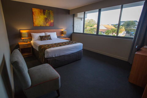 Gladstone Reef Hotel Motel - E Caravan Parks 1