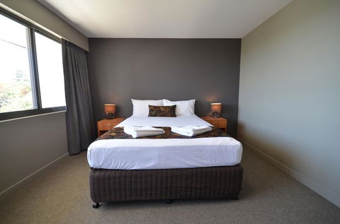 Gladstone Reef Hotel Motel - E Caravan Parks 0