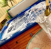 Glenway House Spa Oasis Rockingham - E Caravan Parks