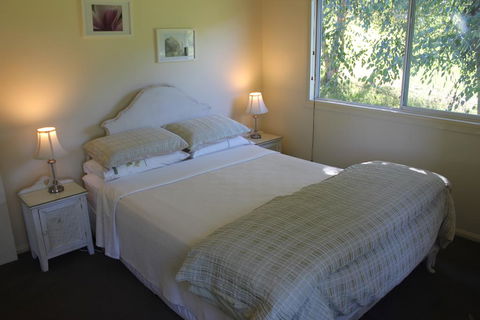Glocca Morra Cottage - E Caravan Parks 2
