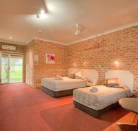Country Lodge Motel - E Caravan Parks