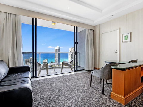 Gold Tower 20th Level Suite With Kitchenette - E Caravan Parks 2