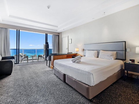 Gold Tower 20th Level Suite With Kitchenette - E Caravan Parks 1