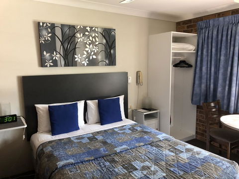 Golden Grain Motor Inn - E Caravan Parks 0