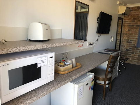 Golden Grain Motor Inn - E Caravan Parks 2