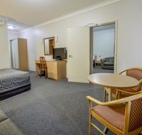 Golden Guitar Motor Inn - E Caravan Parks