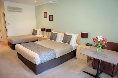 Golden Heritage Accommodation - E Caravan Parks 2
