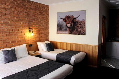 Golden River Motor Inn - E Caravan Parks 2