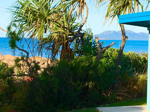Golden Sands Beach House - E Caravan Parks 1