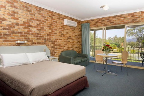 Golf Club Motor Inn Wingham - E Caravan Parks 2