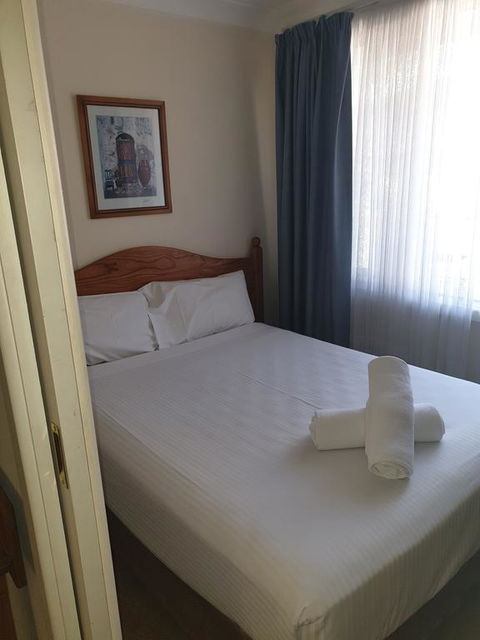Golf Place Inn - E Caravan Parks 1
