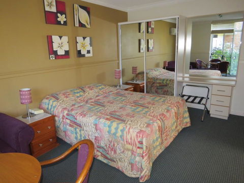 Golfview Lodge - E Caravan Parks 3