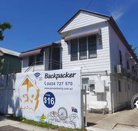 Gonow Family Backpackers Hostel - E Caravan Parks