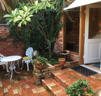 Gorgeous studio 2 minutes from the heart of Subiaco - E Caravan Parks