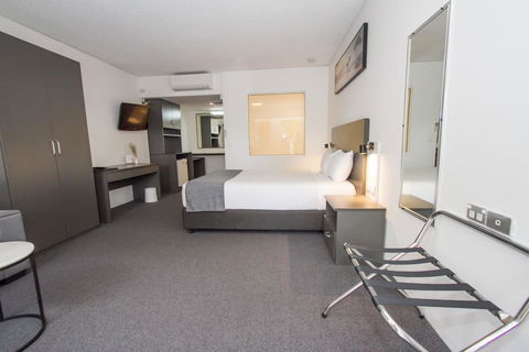 Gosford Resort And Conference Centre (Previously Known The Willows) - E Caravan Parks 3