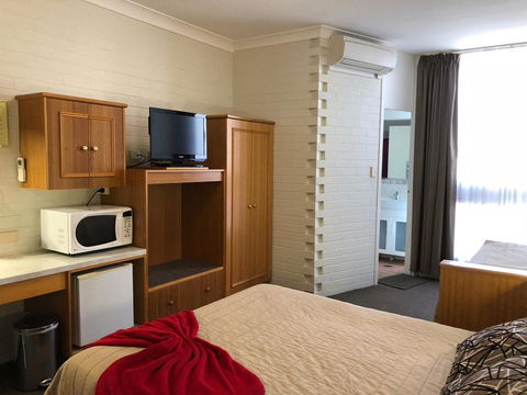 Goulburn Motor Inn - E Caravan Parks 1