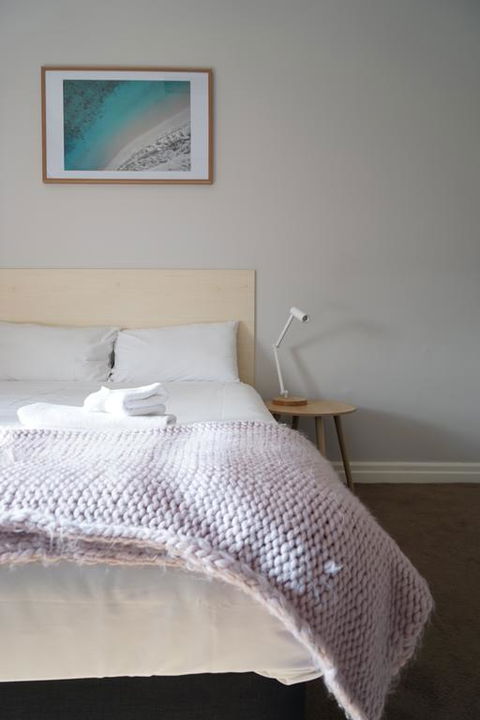 Grand Hotel Rockdale - E Caravan Parks 0