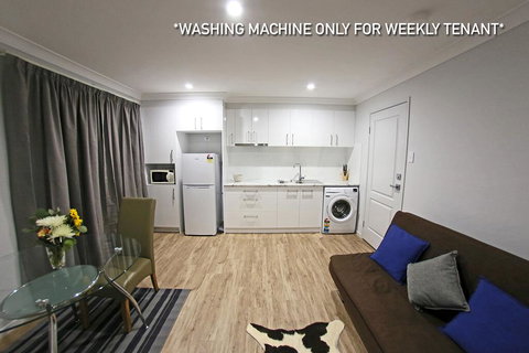 Granny Flat Next To Golf Course - E Caravan Parks 2