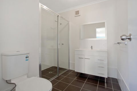 Grantys House - E Caravan Parks 3