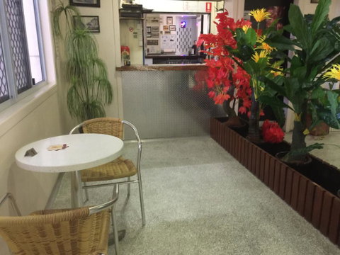 Granville Tavern And Motel - E Caravan Parks 1