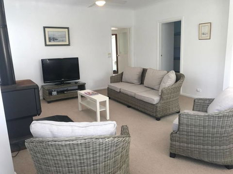 Griffith St Beach House - E Caravan Parks 2