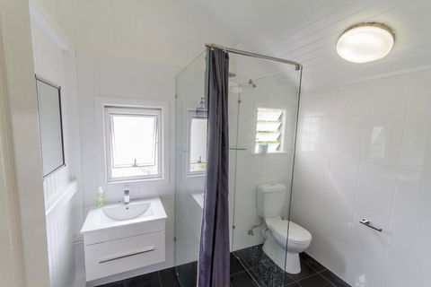 Grimshaw House - E Caravan Parks 0