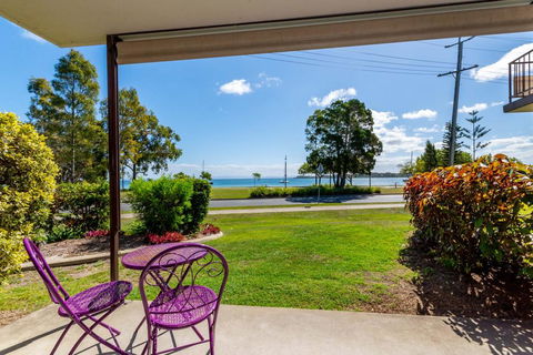Ground Floor With Water Views And Pool! - E Caravan Parks 0