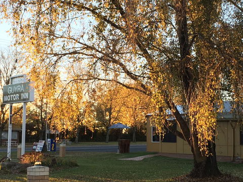 Guyra Motor Inn - E Caravan Parks 2