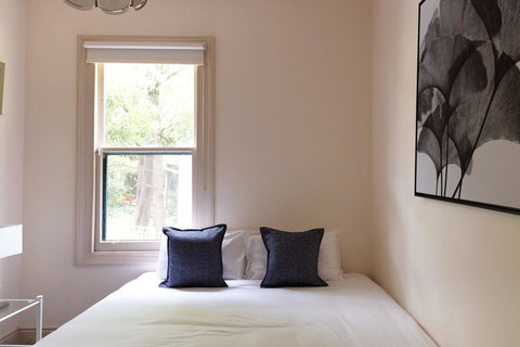 Halina - E Caravan Parks 2