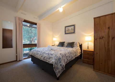 Halls Haven Resort - E Caravan Parks 2