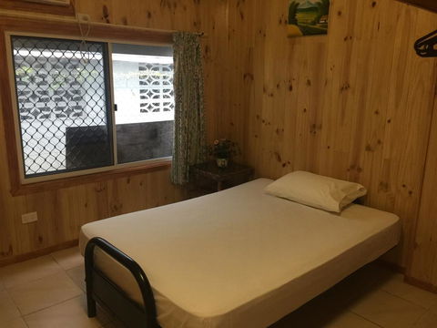 Happytourcairns Sharehouse - E Caravan Parks 1