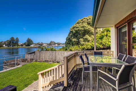 Harbour Lights - E Caravan Parks 0