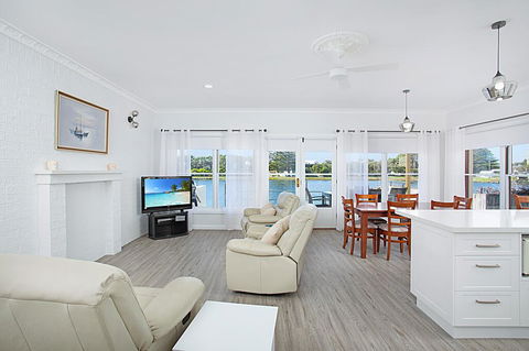 Harbour Lights - E Caravan Parks 3