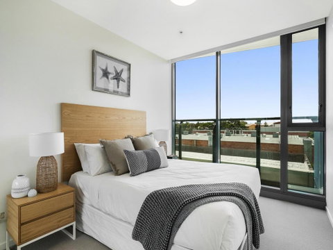 HARBOURSIDE- Hosted By: L'Abode Accommodation - E Caravan Parks 2