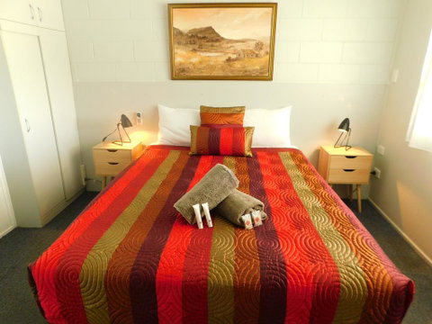 Hatton Vale Motel - E Caravan Parks 3