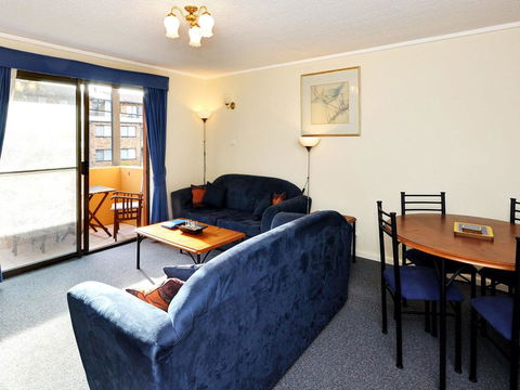 Hawks Nest Accommodation - E Caravan Parks 2
