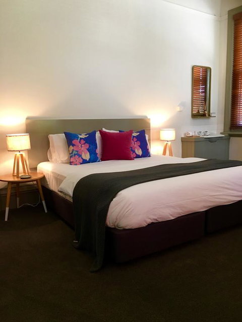 Healesville Hotel - E Caravan Parks 3