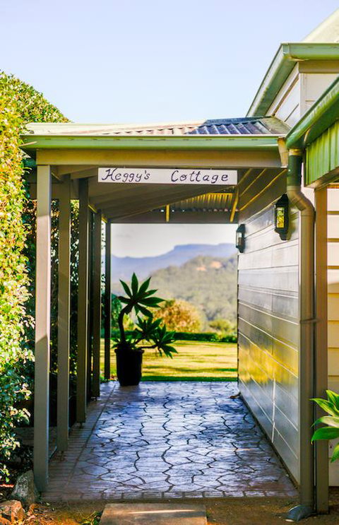 Heggy's Cottage - E Caravan Parks 3