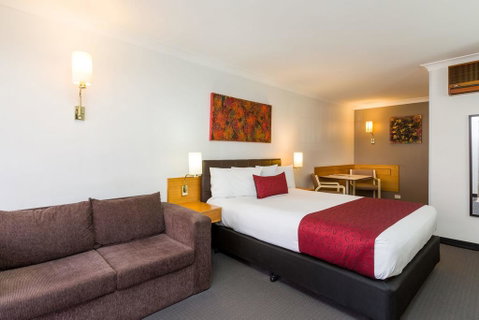 Hermitage Motor Inn - E Caravan Parks 0