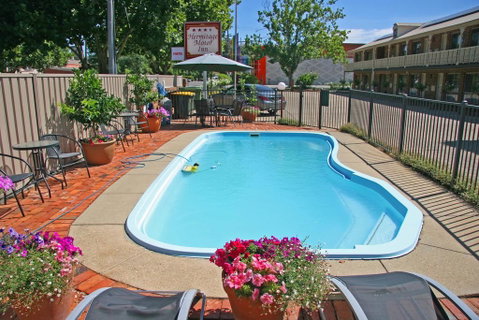 Hermitage Motor Inn - E Caravan Parks 3