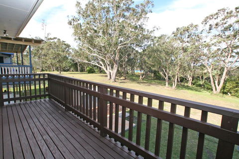Hill Top Water And Bush Views - E Caravan Parks 3