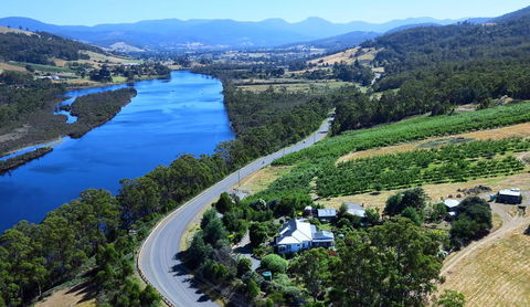 Hillside Bed And Breakfast - E Caravan Parks 0