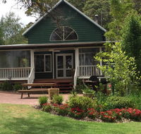 Hillview Chalet - E Caravan Parks