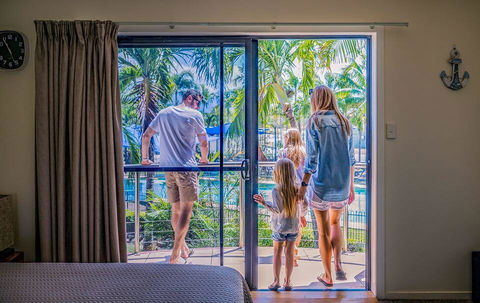 Hinchinbrook Resorts - E Caravan Parks 2