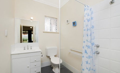 Holiday On The Terrace - E Caravan Parks 0